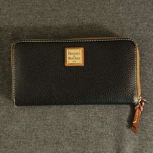 Dooney & Bourke Checkbook Wallet
